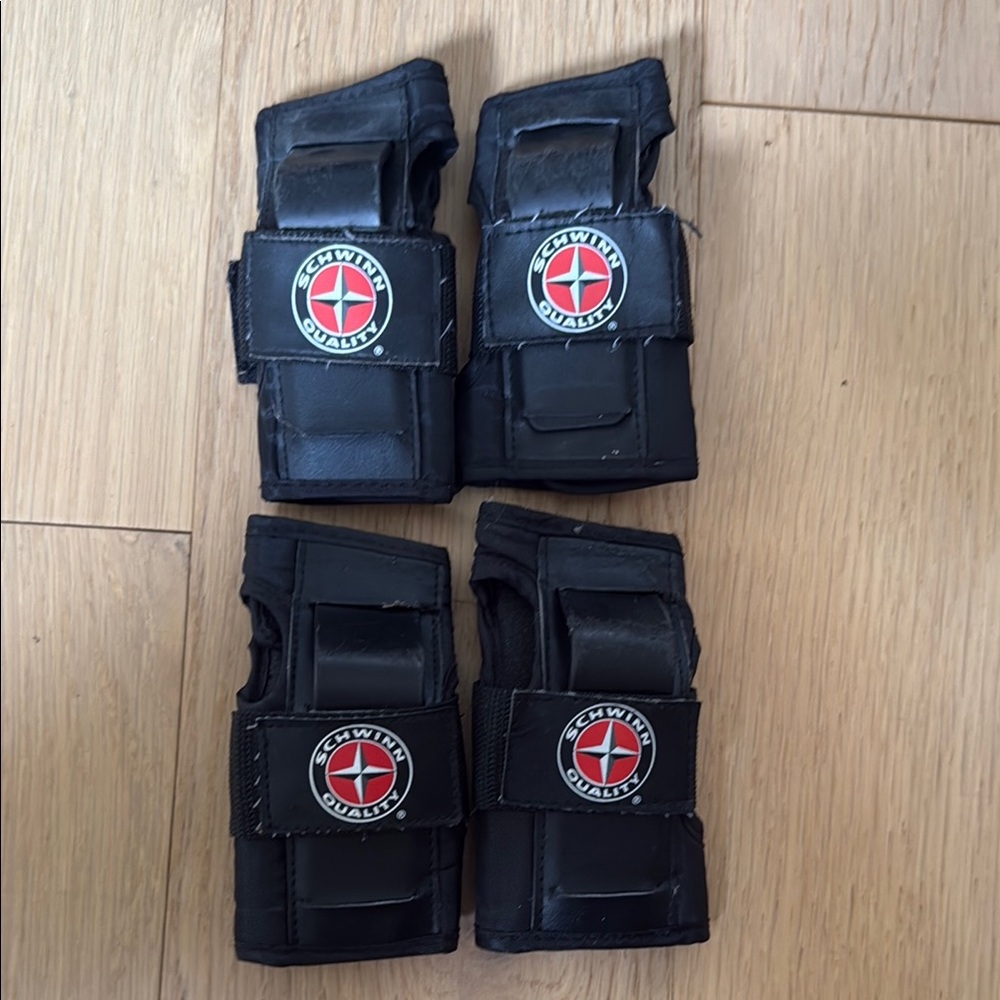 Schwinn Jr. Black Protective Wrist Guards